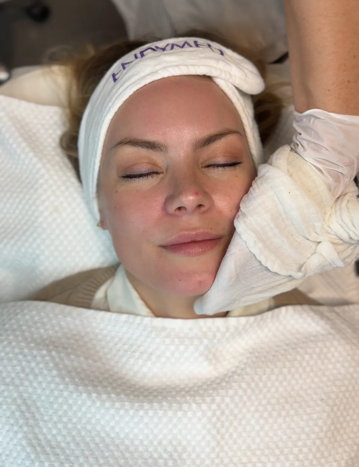 Rens og fuktighetsgivende maske hos Fr&oslash;yd